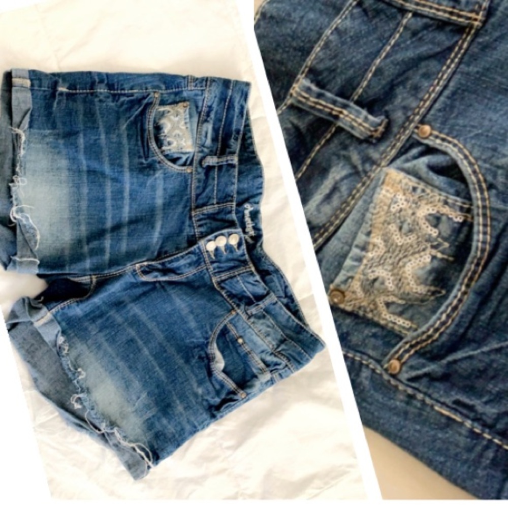 AMETHYST** DENIM WOMENS CUT-OFF JEAN SHORTS
